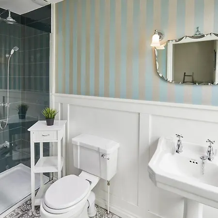 Host & Stay - One Mulgrave Place Whitby Extérieur photo