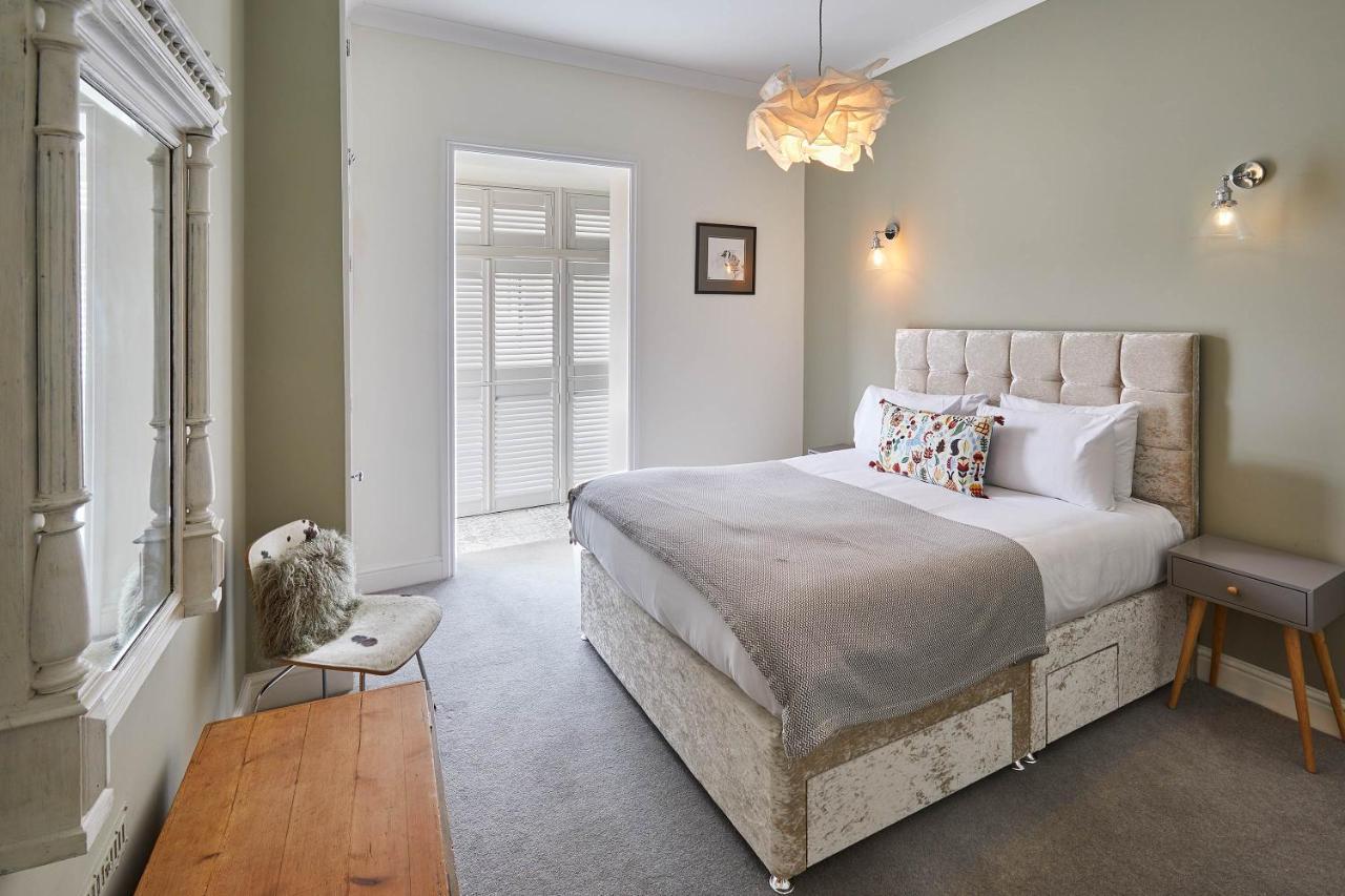 Host & - One Mulgrave Place