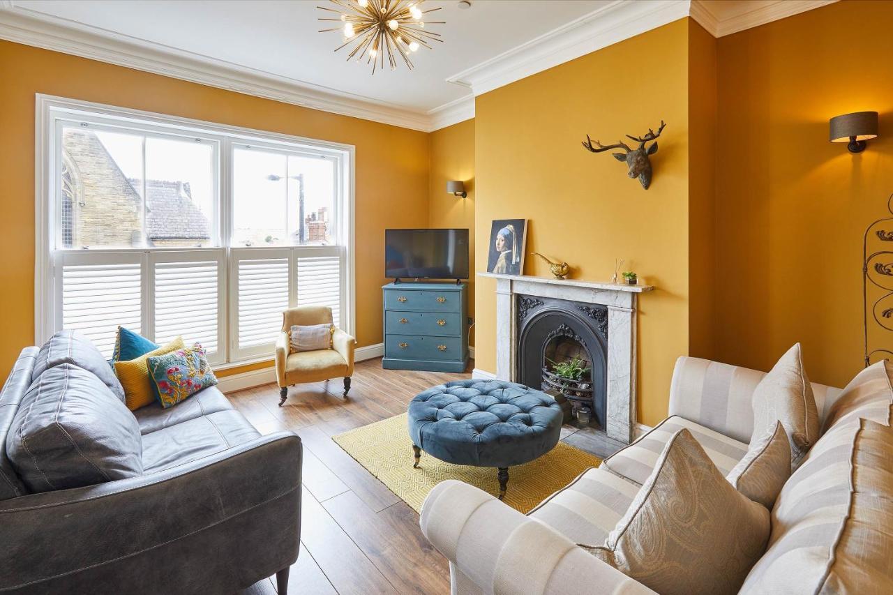 Host & - One Mulgrave Place * Whitby