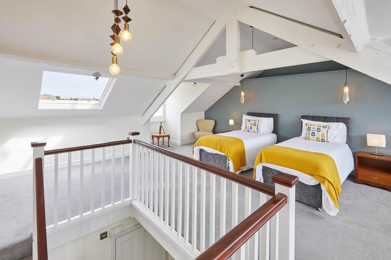 Host & - One Mulgrave Place * Whitby
