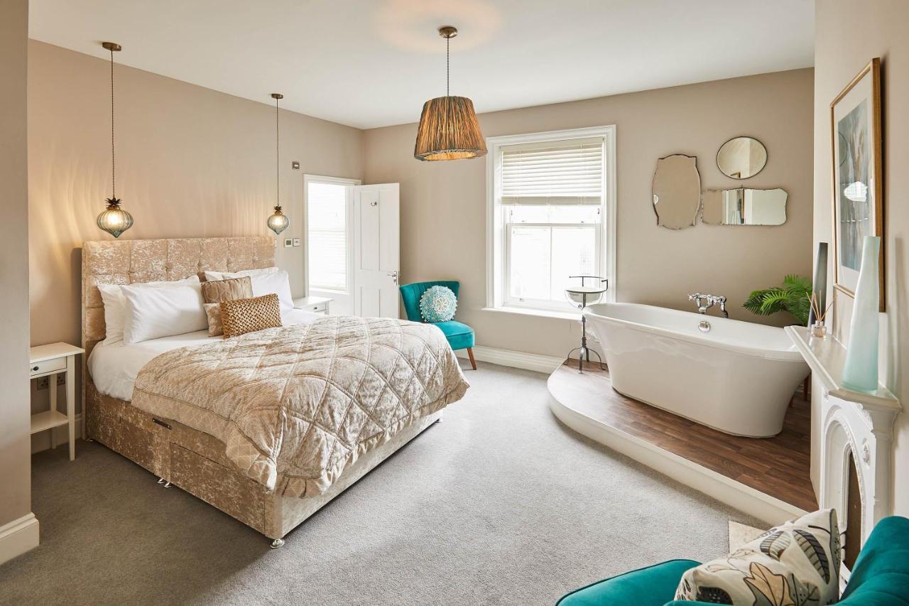 Host & - One Mulgrave Place